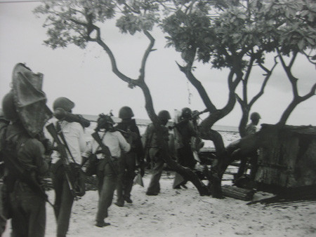 Bộ ảnh: Một ngày trên đảo Trường Sa của tác giả Trần Hồng - Hà Nội.