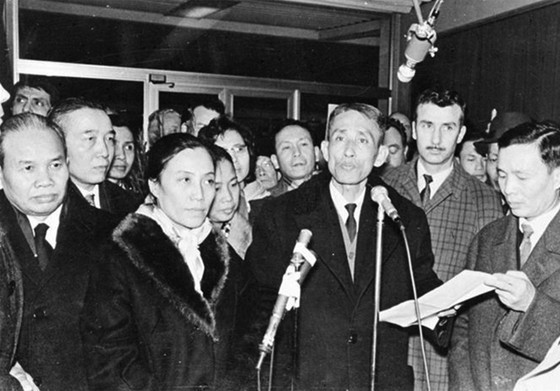 Hàng ngàn cuộc phỏng vấn suốt Hội đàm Paris Hàng ngàn cuộc phỏng vấn suốt Hội đàm Paris