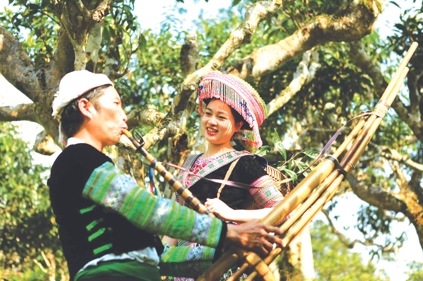 Những sắc thái tình cảm, tâm tư cuộc sống thể hiện qua tiếng khèn