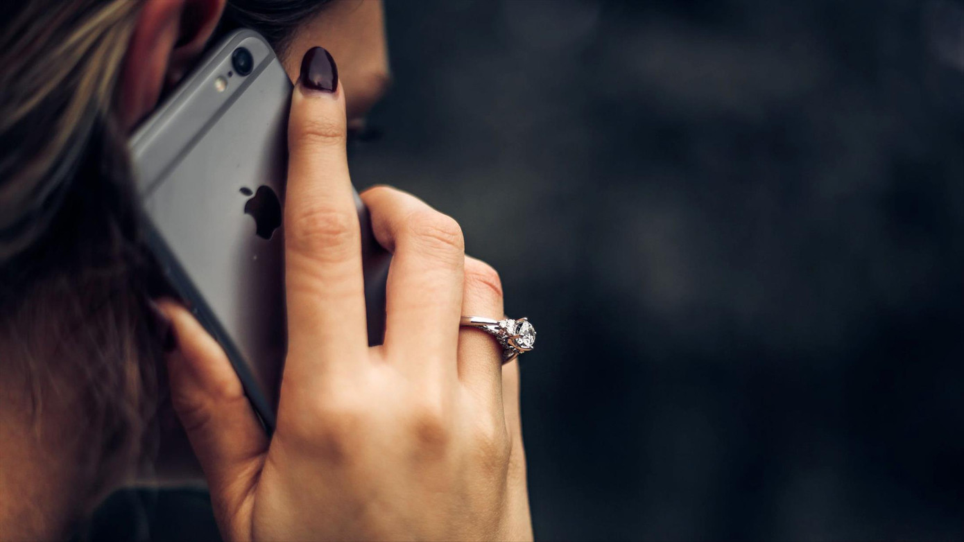 Hiện còn 3,5 triệu thuê bao di động bị sai thông tin. Ảnh: Hoàng Mạnh Thắng Hiện còn 3,5 triệu thuê bao di động bị sai thông tin. Ảnh: Hoàng Mạnh Thắng