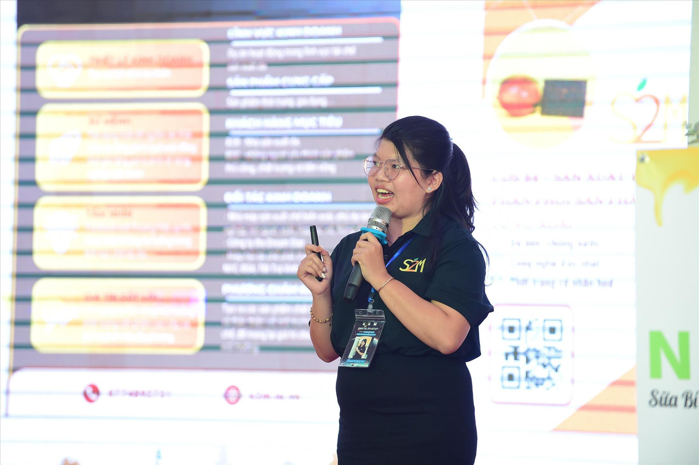 Nguyễn Thị Thanh Vân - Trưởng nhóm Dự án “S2M” trình bày dự án tại cuộc thi khởi nghiệp năm 2023 do T.Ư Hội LHTN Việt Nam tổ chức. Ảnh: Xuân Tùng