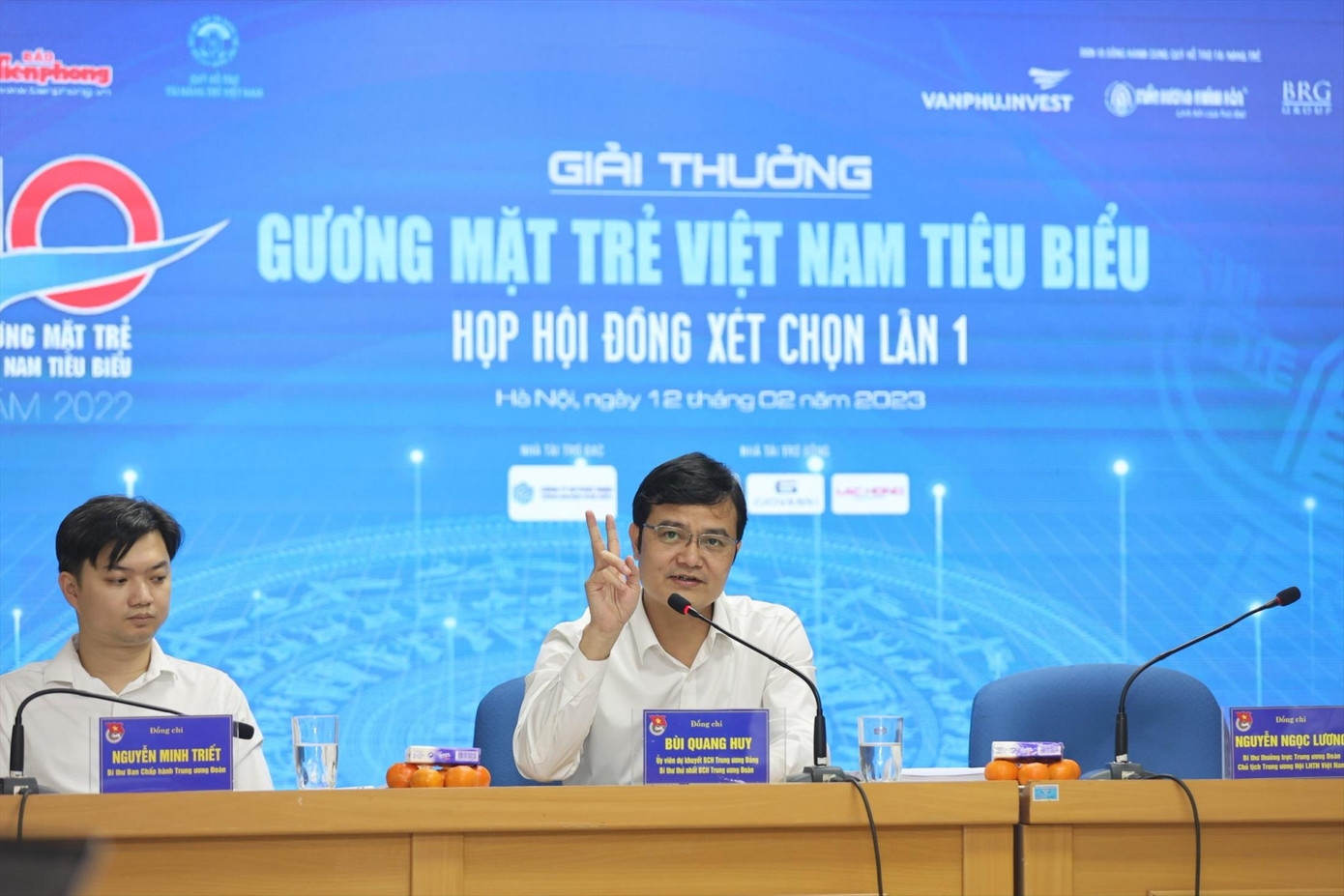 Bí thư thứ nhất T.Ư Đoàn Bùi Quang Huy chủ trì buổi họp Hội đồng Giải thưởng GMTVNTB lần thứ nhất. ẢNH: NHƯ Ý