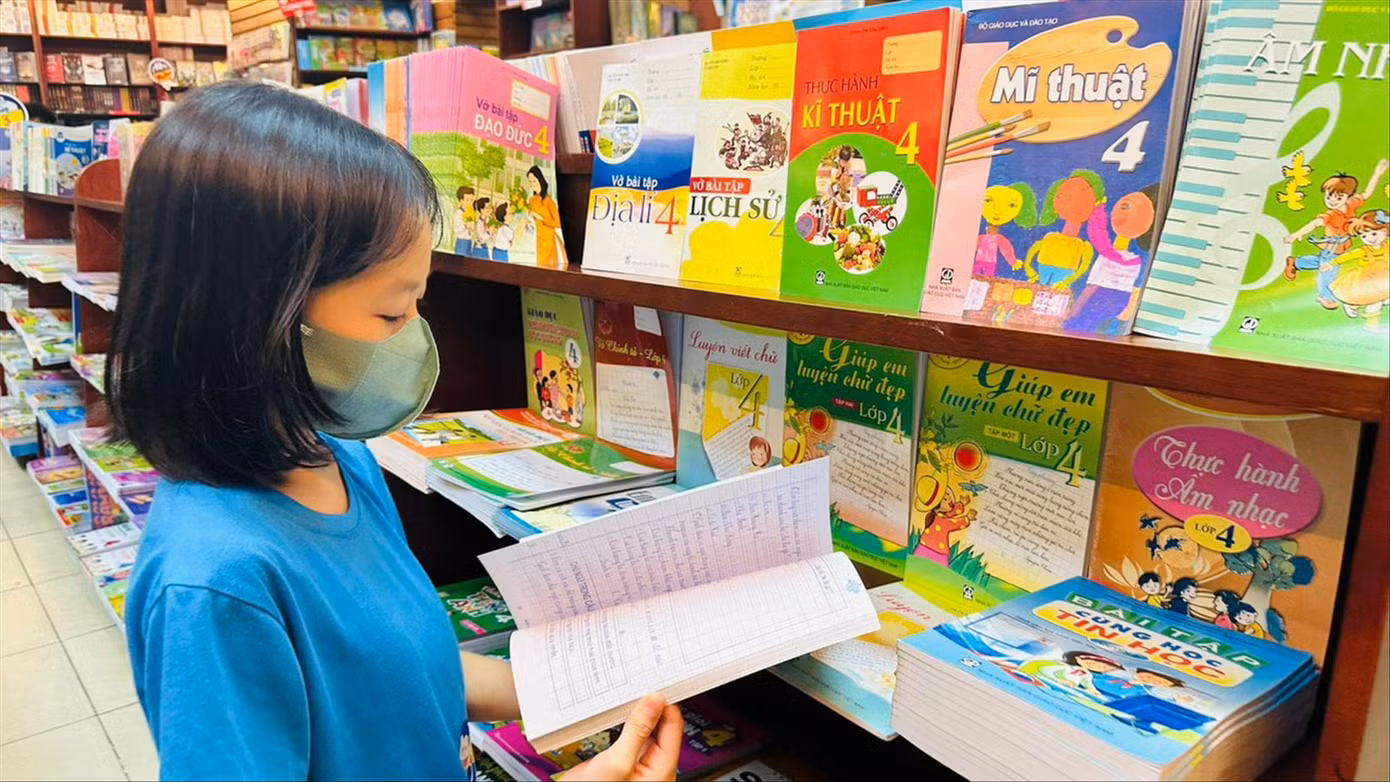 Việc biên soạn thêm bộ sách giáo khoa chưa tìm được tiếng nói chung