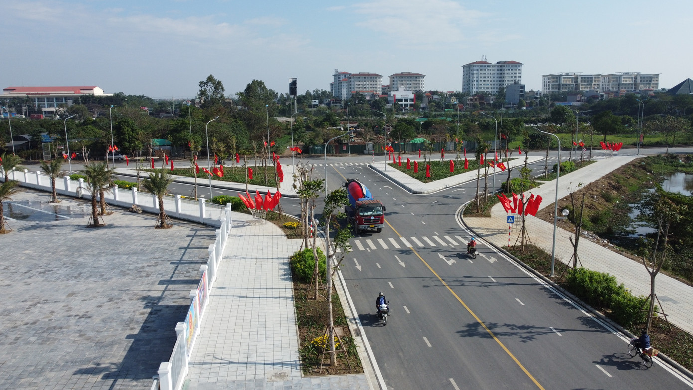 Cùng với đầu tư hạ tầng đô thị, hiện Gia Lâm cũng hoàn thành các tiêu chí để lên quận vào cuối năm 2023