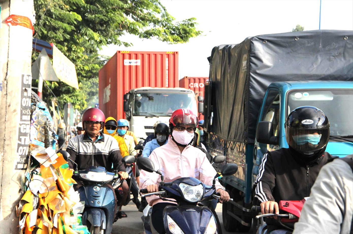 Đường Mỹ Phước Tân Vạn thường xuyên ùn tắc. Ảnh: H.C Đường Mỹ Phước Tân Vạn thường xuyên ùn tắc. Ảnh: H.C