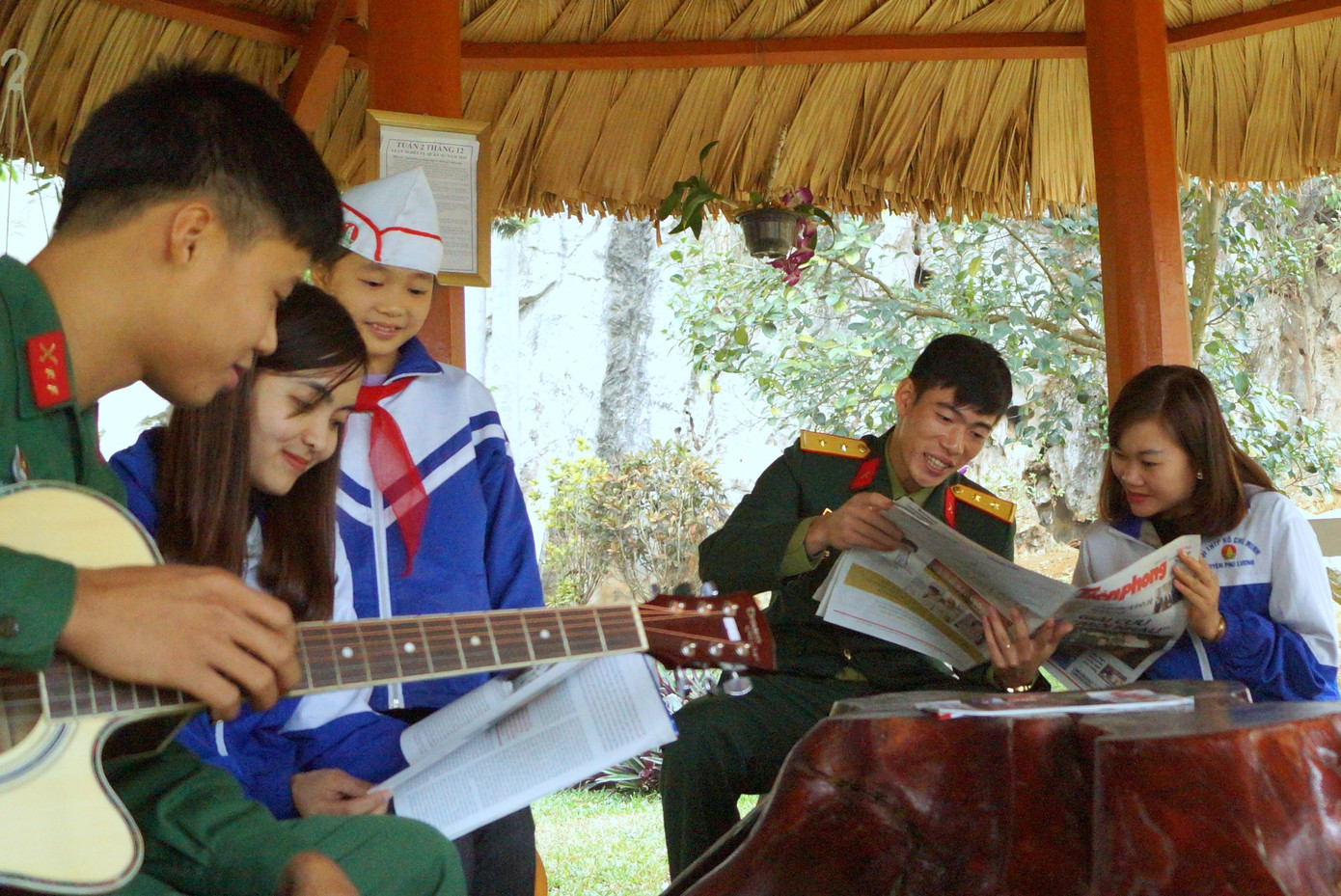 Tiền Phong được xem là “cầu nối” gắn kết người lính với hậu phương Tiền Phong được xem là “cầu nối” gắn kết người lính với hậu phương