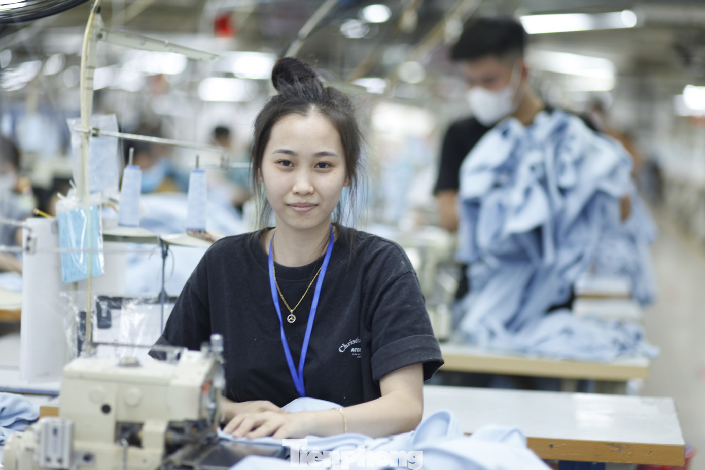 Công nhân Cty Cổ phần May xuất khẩu Hà Phong (huyện Hiệp Hòa, Bắc Giang) sản xuất hàng xuất khẩu. Ảnh: Nguyễn Thắng Công nhân Cty Cổ phần May xuất khẩu Hà Phong (huyện Hiệp Hòa, Bắc Giang) sản xuất hàng xuất khẩu. Ảnh: Nguyễn Thắng