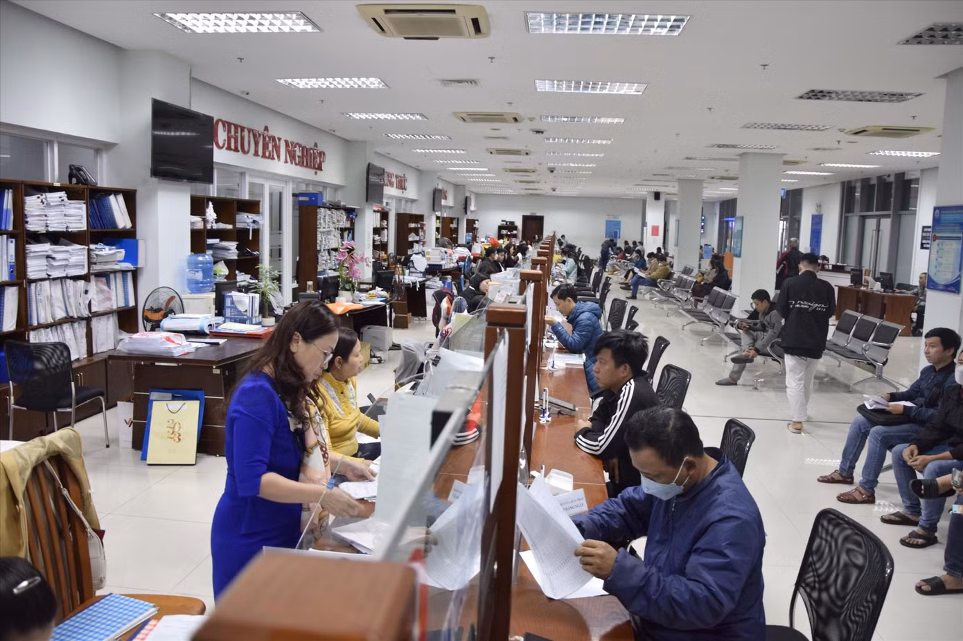 Đà Nẵng đang triển khai nhiều giải pháp để chấn chỉnh thái độ làm việc của CB,CCVC của TP Đà Nẵng đang triển khai nhiều giải pháp để chấn chỉnh thái độ làm việc của CB,CCVC của TP