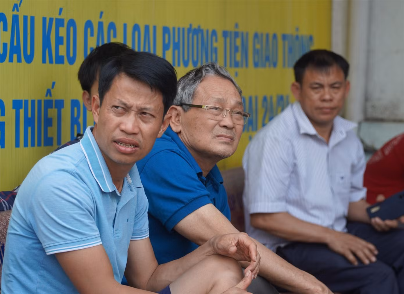 Nhiều tài xế tỏ ra mệt mỏi vì mất quá nhiều thời gian cho việc đi đăng kiểm xe
