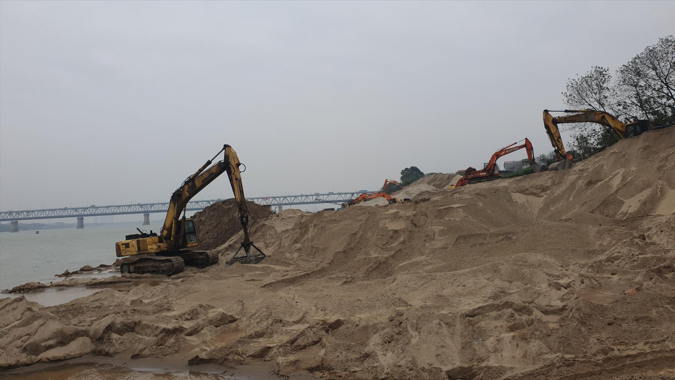 Những bãi cát tại khu vực phường Thụy Phương (Bắc Từ Liêm)