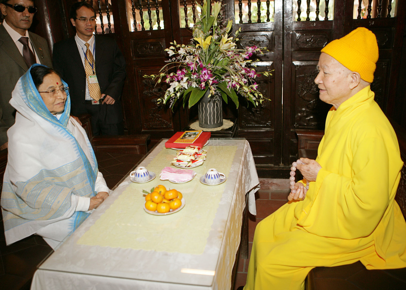 Hòa thượng Thích Thanh Tứ tiếp Tổng thống Ấn Độ Pratibha Patil năm 2008 Hòa thượng Thích Thanh Tứ tiếp Tổng thống Ấn Độ Pratibha Patil năm 2008