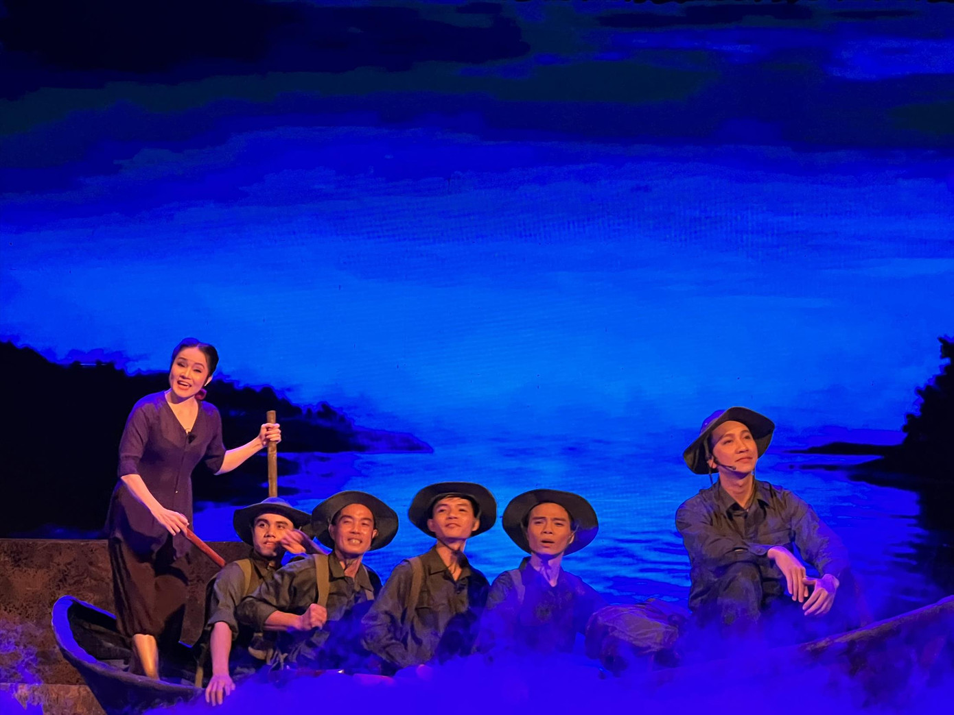 Ấn tượng vở chèo Mưa đỏ về cuộc chiến đấu bảo vệ thành cổ Quảng Trị. Ảnh: Kỳ Sơn