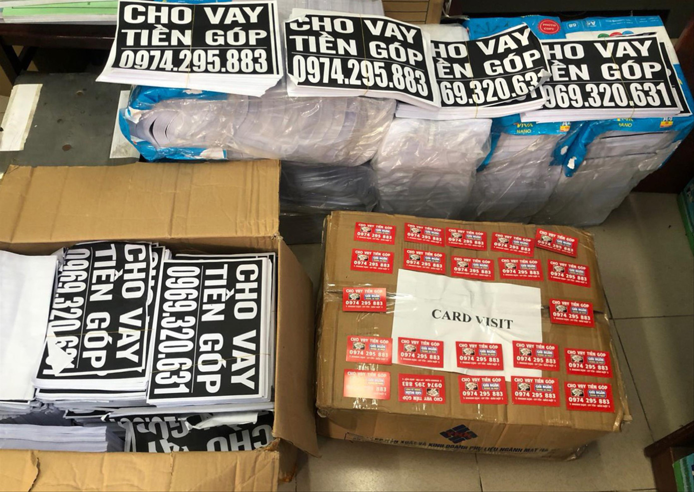 Công an thu giữ tờ rơi quảng cáo cho vay tiền từ các đối tượng hoạt động “tín dụng đen” Công an thu giữ tờ rơi quảng cáo cho vay tiền từ các đối tượng hoạt động “tín dụng đen”