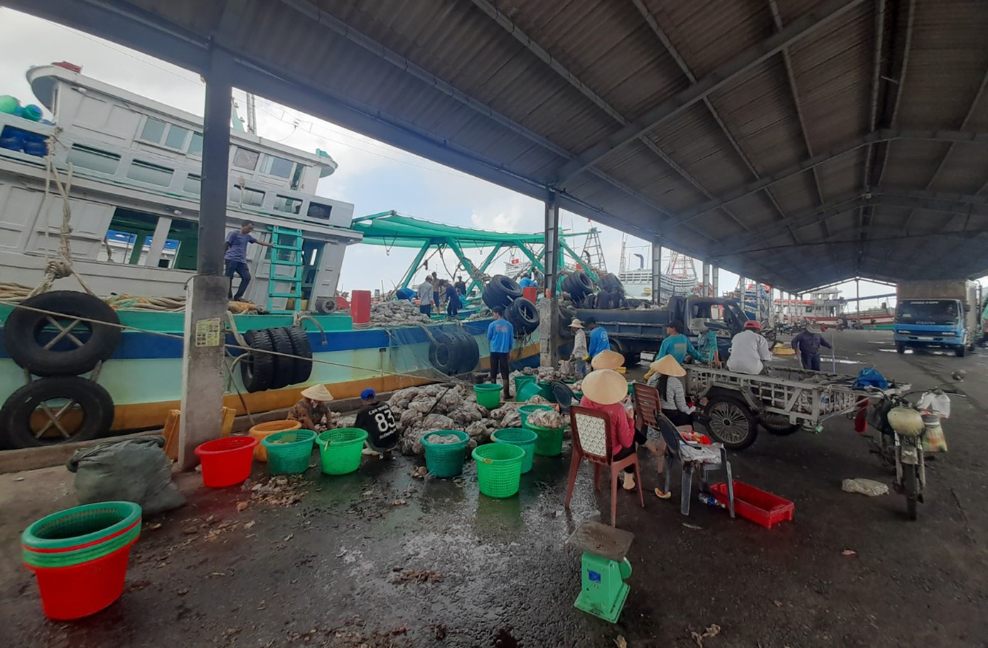 Cảng cá Trần Đề là một trong những cảng cá lớn nhất miền Tây Cảng cá Trần Đề là một trong những cảng cá lớn nhất miền Tây