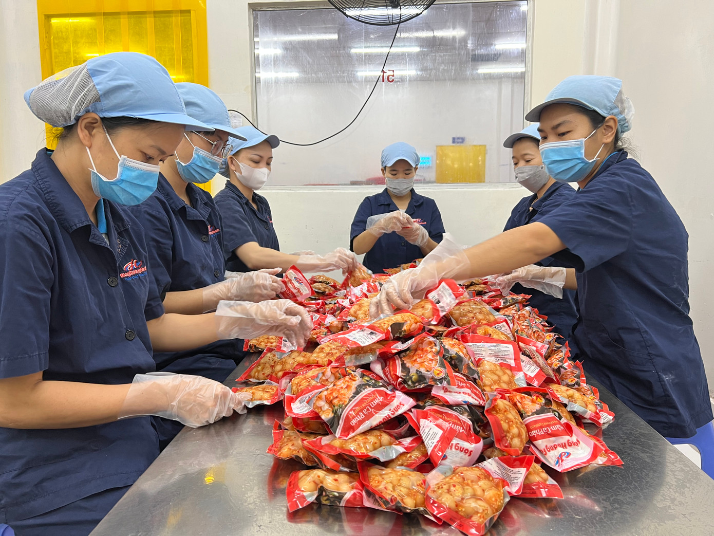 Sản xuất tại Cty TNHH Sông Hương, huyện Bình Chánh. Ảnh: U.P Sản xuất tại Cty TNHH Sông Hương, huyện Bình Chánh. Ảnh: U.P