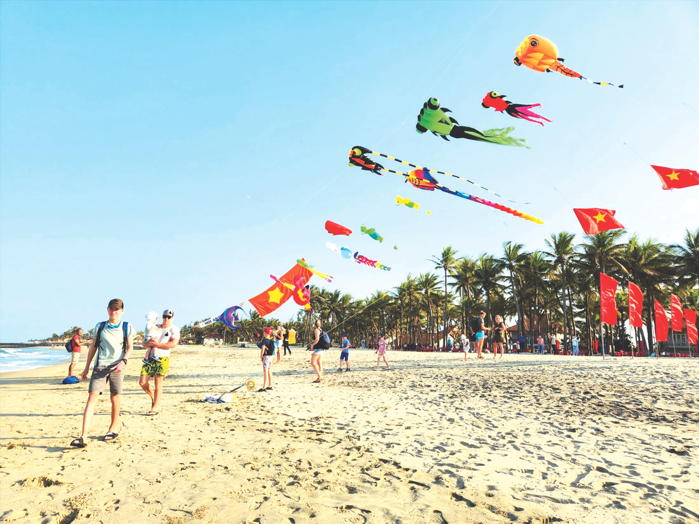 Chính sách visa mới giúp Việt Nam tiến nhanh hơn tới mục tiêu đón 8 triệu khách quốc tế trong năm 2023. Ảnh: NHƯ Ý