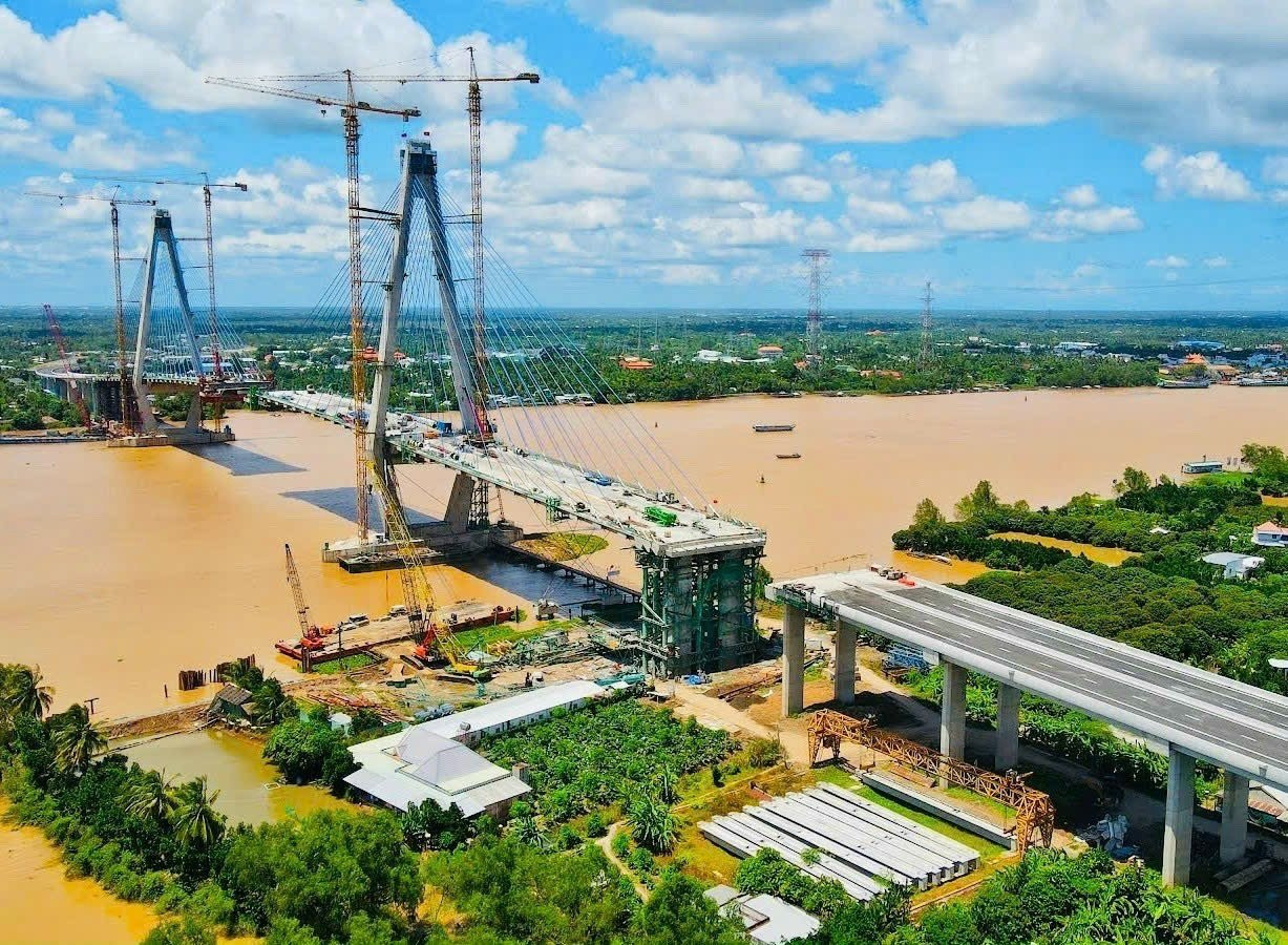 Cầu Mỹ Thuận 2 đang dần thành hình Cầu Mỹ Thuận 2 đang dần thành hình