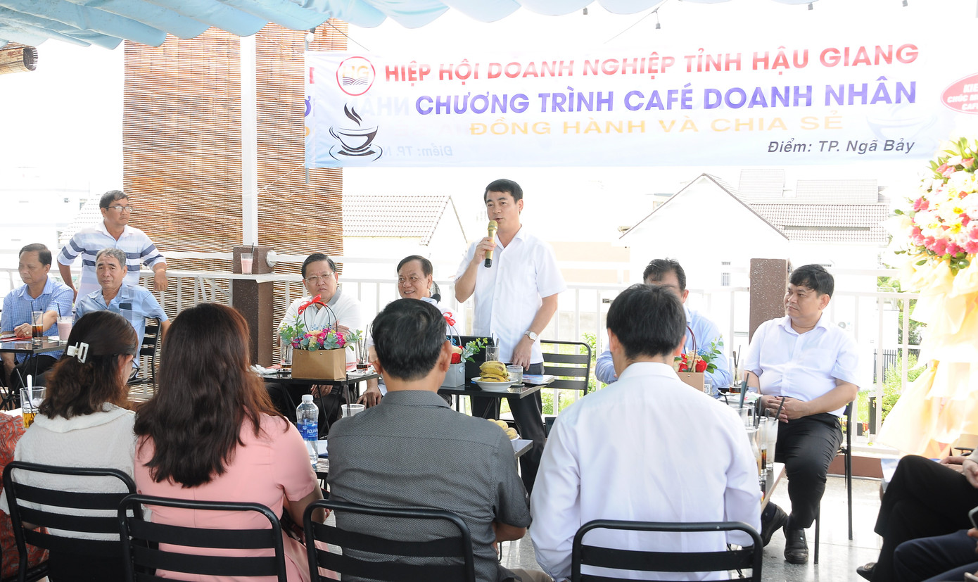 Bí thư Tỉnh ủy Hậu Giang Nghiêm Xuân Thành chia sẻ cùng doanh nghiệp tại sự kiện Cà phê Doanh nhân Bí thư Tỉnh ủy Hậu Giang Nghiêm Xuân Thành chia sẻ cùng doanh nghiệp tại sự kiện Cà phê Doanh nhân