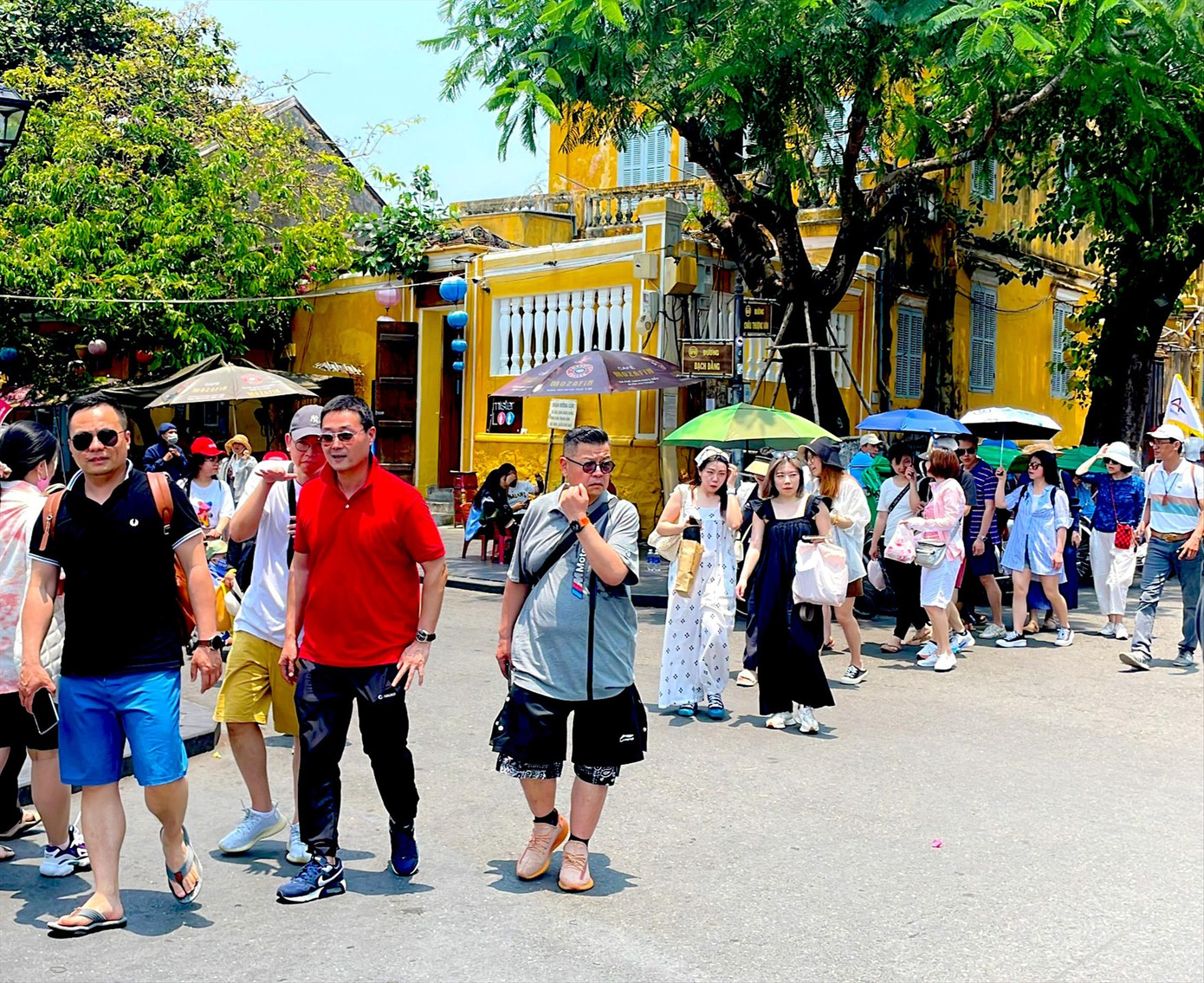 Đoàn FAMtour của đại diện 40 hãng lữ hành Trung Quốc đến tham quan và khảo sát thị trường du lịch miền Trung