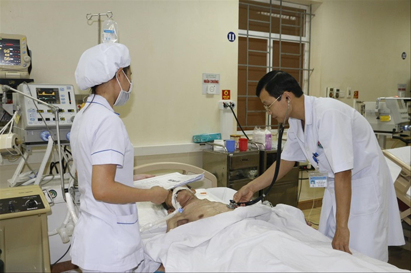 Bệnh viện Hà Tĩnh nơi có số lượng bệnh nhân khám và điều trị rất lớn, song một số thiết bị y tế chưa được đáp ứng vì không thể đấu thầu. Ảnh: Bệnh viện Hà Tĩnh