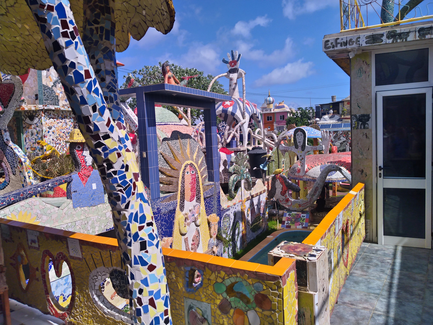 Ngôi nhà của nghệ sĩ José Antonio Rodríguez Fuster nhìn từ trên cao