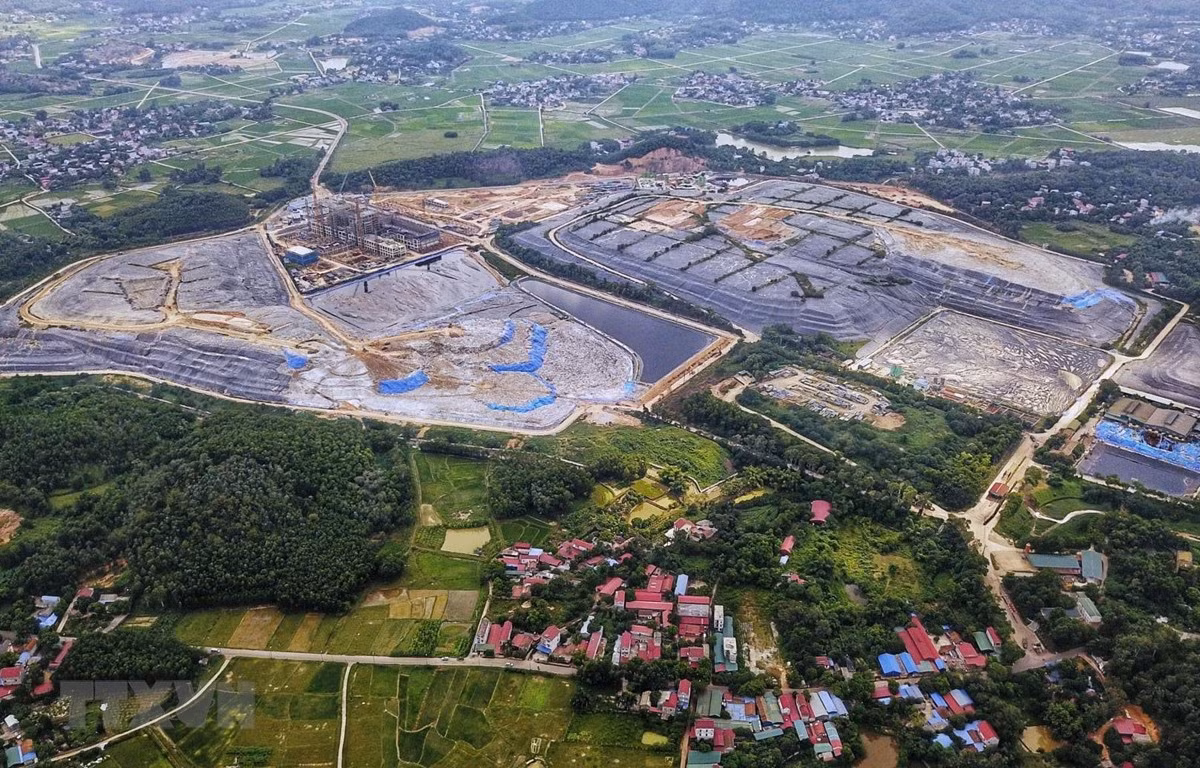 Một góc bãi rác Nam Sơn