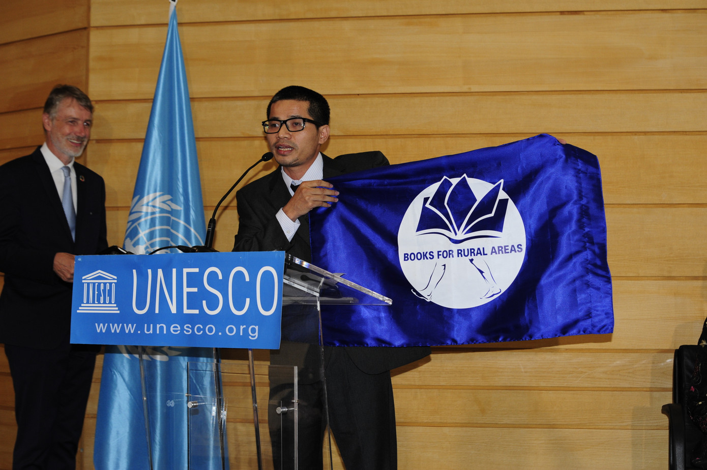 Anh Thạch phát biểu trong buổi nhận giải thưởng của UNESCO