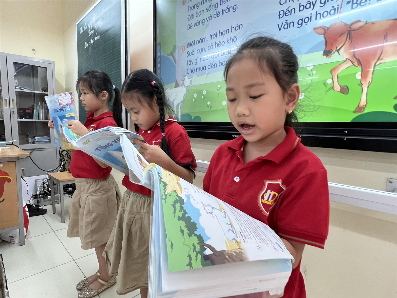 Các nhà quản lý cơ sở giáo dục cho rằng, giao quyền chọn SGK cho giáo viên là phù hợp Các nhà quản lý cơ sở giáo dục cho rằng, giao quyền chọn SGK cho giáo viên là phù hợp