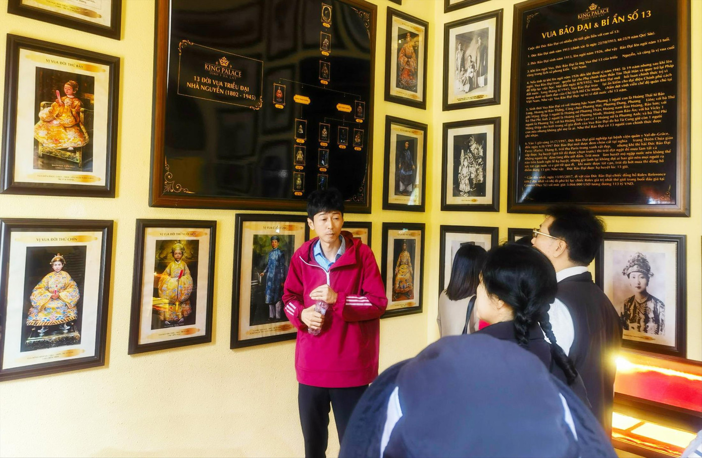 HDV Hàn Quốc thuyết minh tại một tòa dinh thự tại TP Đà Lạt