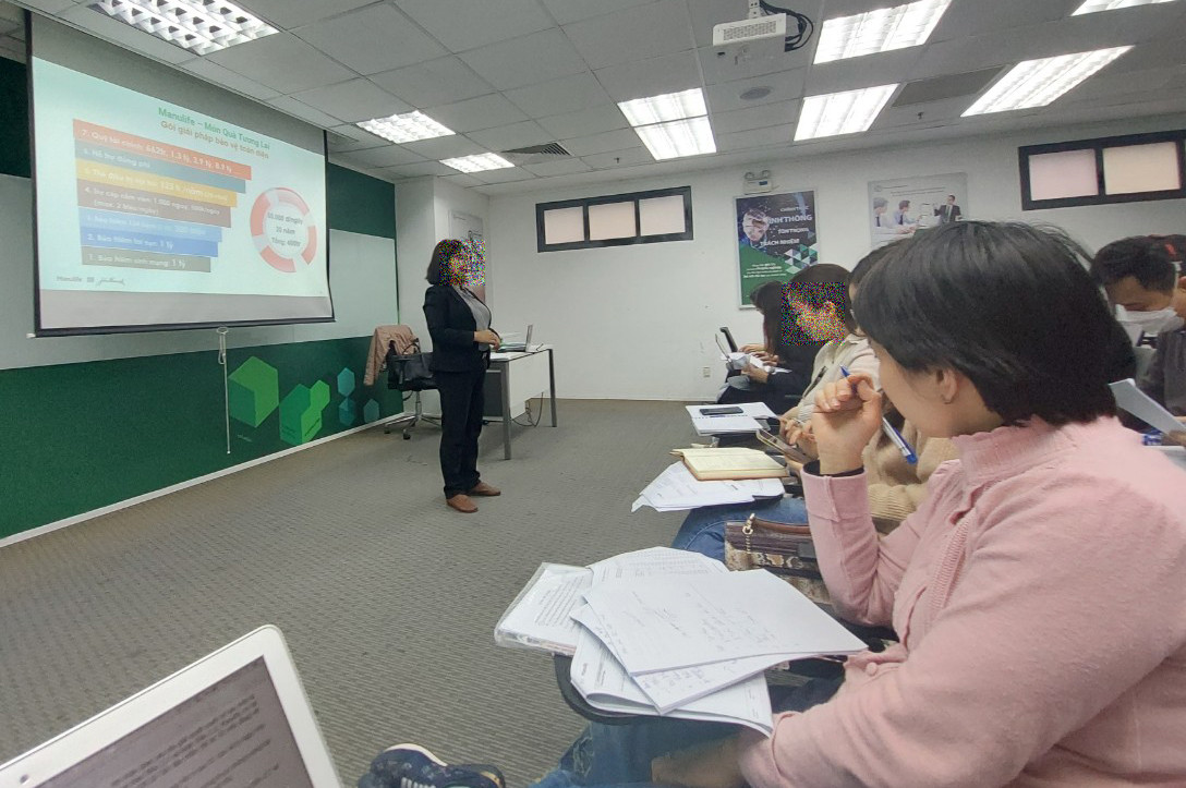 Bên trong lò luyện chứng chỉ đại lý bảo hiểm tại Manulife