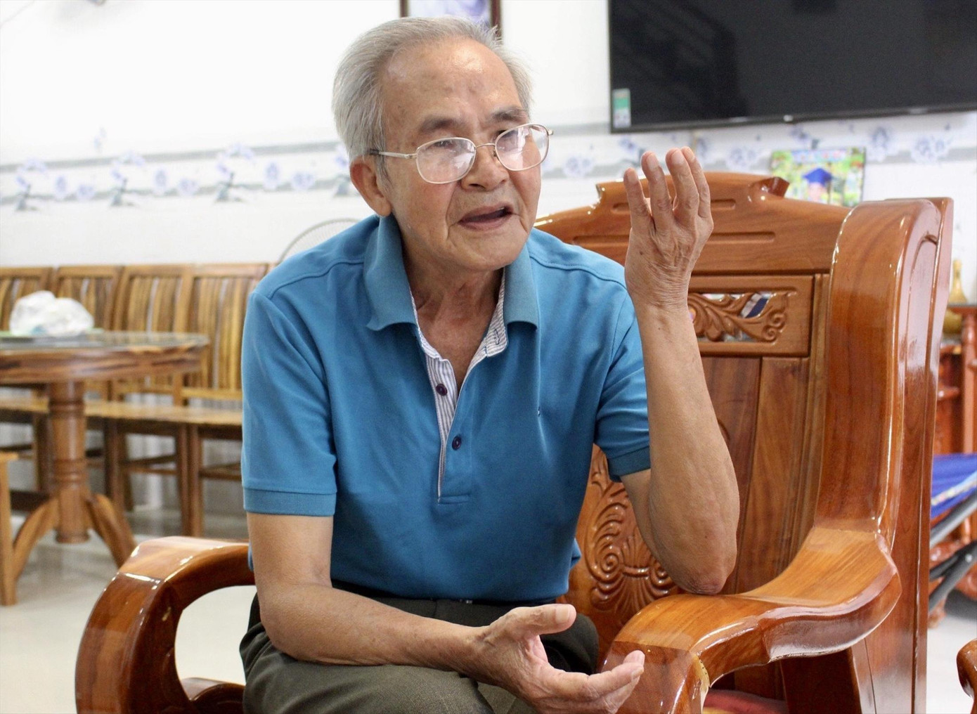 Ông Nguyễn Vĩnh Khánh chia sẻ về câu chuyện đi tìm cội nguồn đầy xúc động. Ảnh: Khánh Nguyên Ông Nguyễn Vĩnh Khánh chia sẻ về câu chuyện đi tìm cội nguồn đầy xúc động. Ảnh: Khánh Nguyên