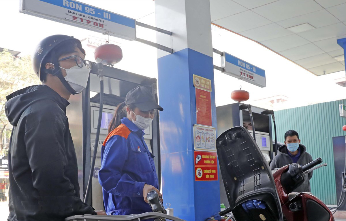 Một cây xăng ở Hà Nội. Ảnh: TTXVN