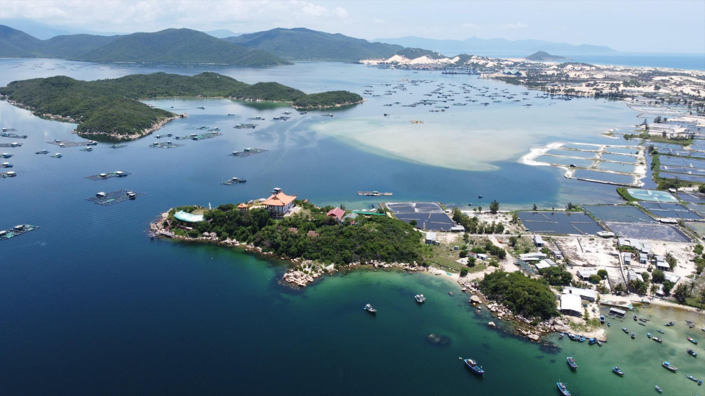 Khu kinh tế Vân Phong đang là động lực phát triển kinh tế của Khánh Hòa. Ảnh: CÔNG HOAN Khu kinh tế Vân Phong đang là động lực phát triển kinh tế của Khánh Hòa. Ảnh: CÔNG HOAN