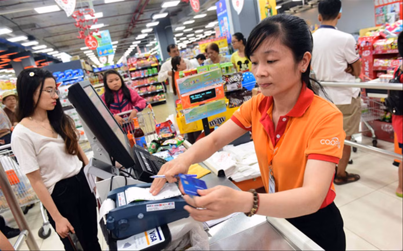 Giảm VAT sẽ giúp kích thích nhu cầu mua sắm hàng hóa của người dân, doanh nghiệp. Giảm VAT sẽ giúp kích thích nhu cầu mua sắm hàng hóa của người dân, doanh nghiệp.