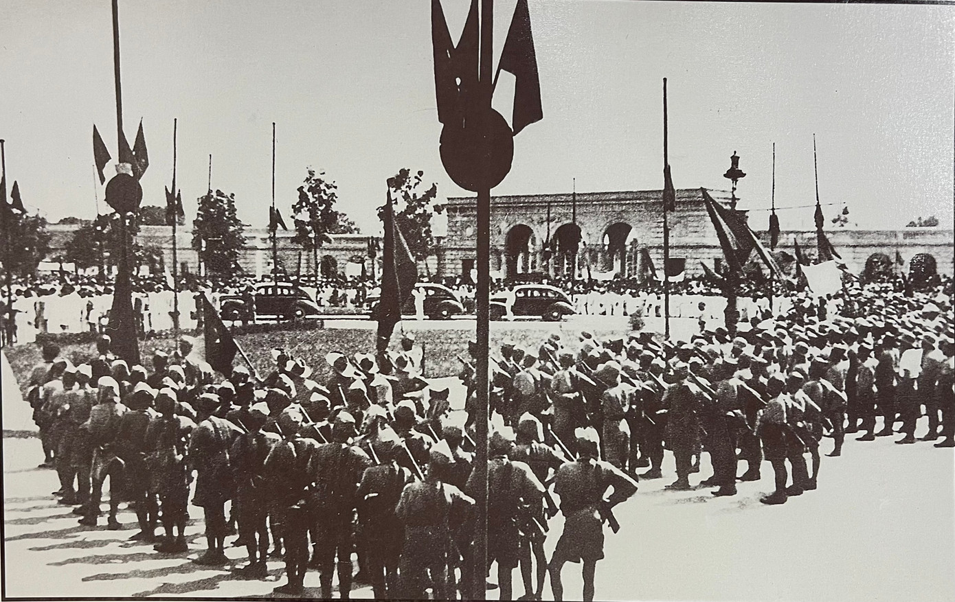 Toàn cảnh Quảng trường Ba Đình (Hà Nội) ngày 2-9-1945. Ảnh: T.L Toàn cảnh Quảng trường Ba Đình (Hà Nội) ngày 2-9-1945. Ảnh: T.L