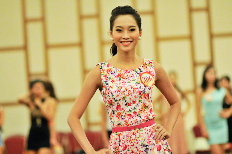 Sau các phần thi Người đẹp Tài Năng, Người đẹp Biển, Thu Thảo cùng các bạn bước vào tập luyện cho đêm Chung kết.