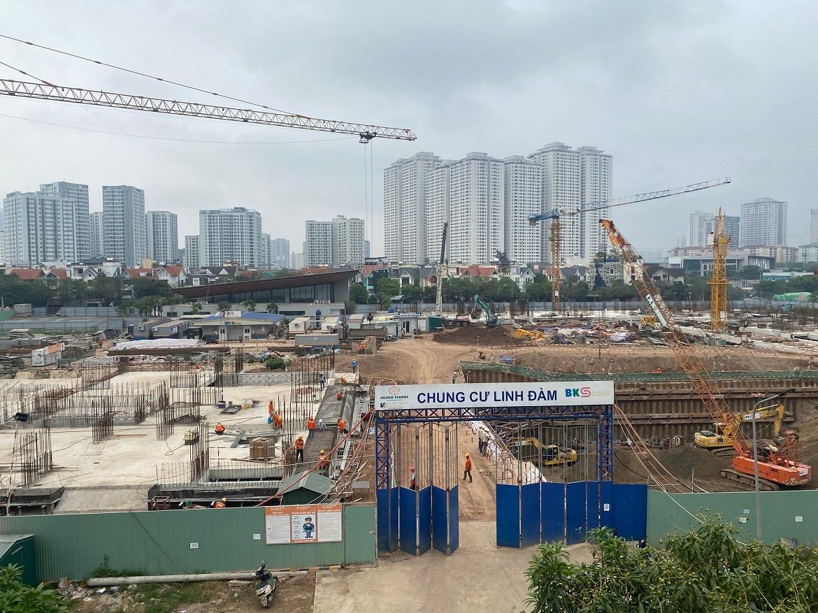 Hà Nội công bố danh sách 8 dự án nhà ở trên địa bàn TP cho phép tổ chức, cá nhân nước ngoài được sở hữu. (Trong ảnh là dự án là tòa nhà chung cư NO-02, NO-04 thuộc dự án nhà ở thấp tầng và khu tái định cư kết hợp thương mại tại phường Hoàng Liệt của Công ty TNHH Đầu tư bất động sản Linh Đàm, quận Hoàng Mai nằm trong 8 dự án được công bố).