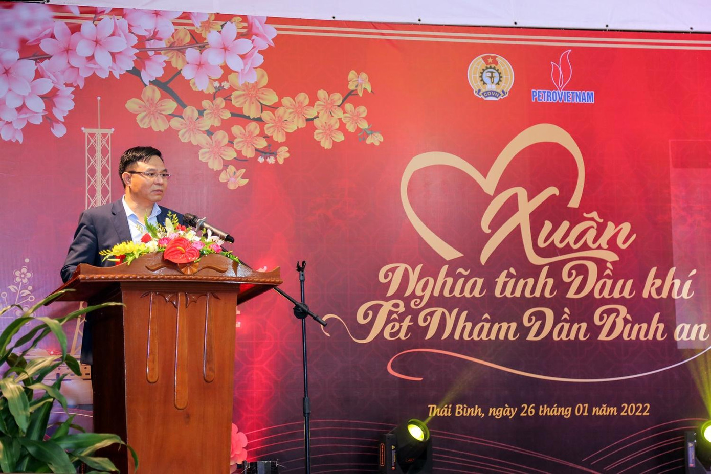 Tổng Giám đốc Petrovietnam Lê Mạnh Hùng chúc Tết, động viên người lao động tại công trường dự án NMNĐ Thái Bình 2. Ảnh PVN Tổng Giám đốc Petrovietnam Lê Mạnh Hùng chúc Tết, động viên người lao động tại công trường dự án NMNĐ Thái Bình 2. Ảnh PVN