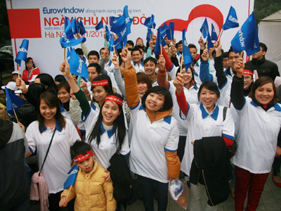 Ngày Chủ Nhật Đỏ ngày càng trở nên quen thuộc với các bạn trẻ. Ảnh: Xuân Phú. Ngày Chủ Nhật Đỏ ngày càng trở nên quen thuộc với các bạn trẻ. Ảnh: Xuân Phú