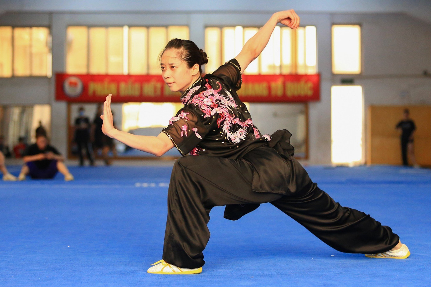 Đội wushu sẽ lên đường sang Campuchia ngày 8/5, và sẽ thi đấu trong 3 ngày 10-12/5. Sau giải đấu này, toàn đội sẽ tiếp tục chuẩn bị cho ASIAD. Đội wushu sẽ lên đường sang Campuchia ngày 8/5, và sẽ thi đấu trong 3 ngày 10-12/5. Sau giải đấu này, toàn đội sẽ tiếp tục chuẩn bị cho ASIAD.