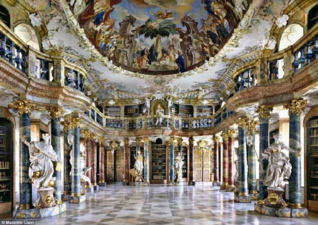 Thư viện trong tu viện Wiblingen ở Đức