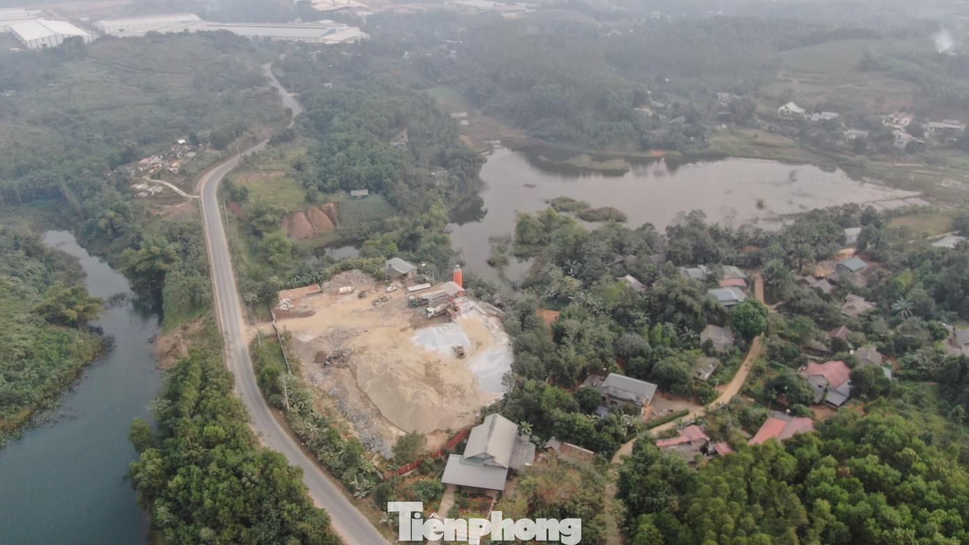 Trạm trộn xây dựng và hoạt động trái phép dù chính quyền địa phương đã yêu cầu dừng hoạt động, khôi phục hiện trạng. Trạm trộn xây dựng và hoạt động trái phép dù chính quyền địa phương đã yêu cầu dừng hoạt động, khôi phục hiện trạng.