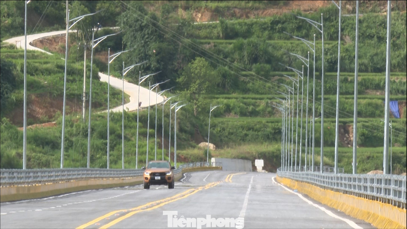 Theo công ty này, hiện tất cả các hạng mục Dự án đường nối cao tốc Nội Bài - Lào Cai đến Sa Pa đã ở bước nghiệm thu cuối cùng để thông xe toàn tuyến vào cuối tháng 8.