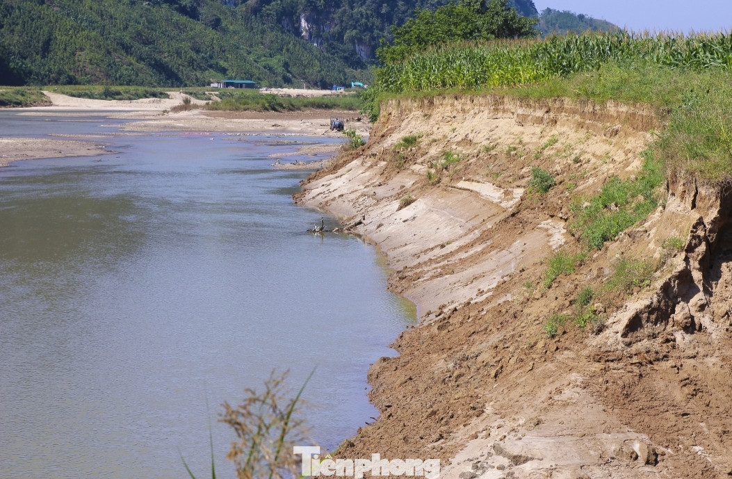 Khu vực sông Chảy, đoạn qua xã Minh Chuẩn đang chuẩn bị xây dựng thủy điện khiến dòng chảy thay đổi.