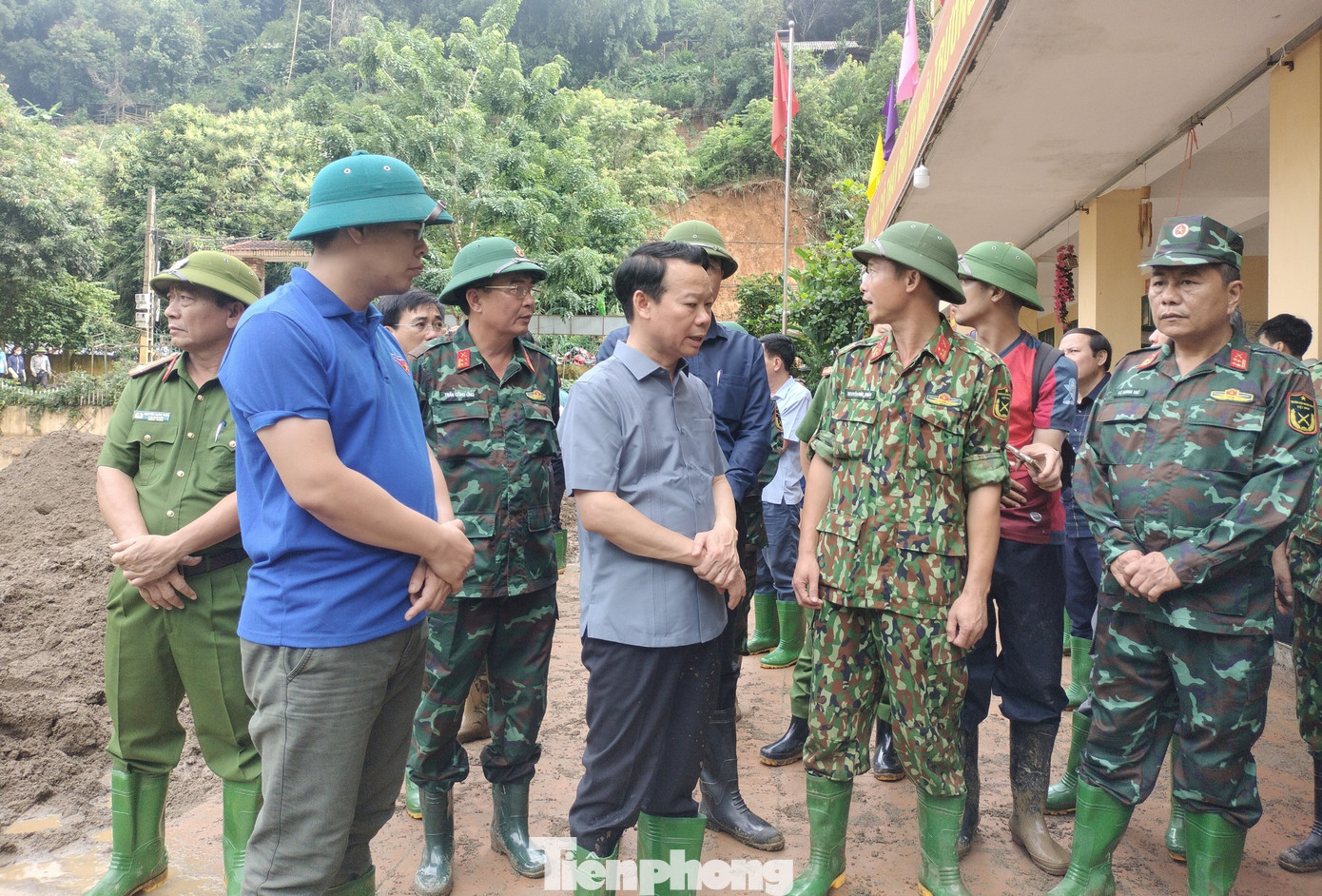 Ngoài ra, ông chỉ đạo ngành giáo dục tỉnh cần thống kê chi tiết thiệt hại... khẩn trương báo cáo, lên phương án cụ thể hỗ trợ, bổ sung.