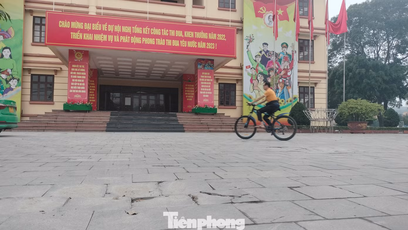 Trong đó, một số tuyến đường đã thi công lát đá vỉa hè như đường Nguyễn Văn Cừ, Âu Cơ, Nguyễn Tất Thành, Yên Ninh, Điện Biên, Trần Phú...