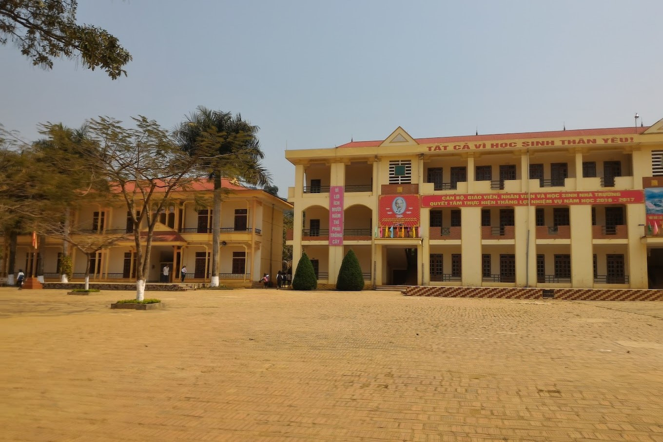 Trường THPT Chu Văn Thịnh - nơi xảy ra vụ nghi bỏ độc vào thức ăn. Trường THPT Chu Văn Thịnh - nơi xảy ra vụ nghi bỏ độc vào thức ăn.