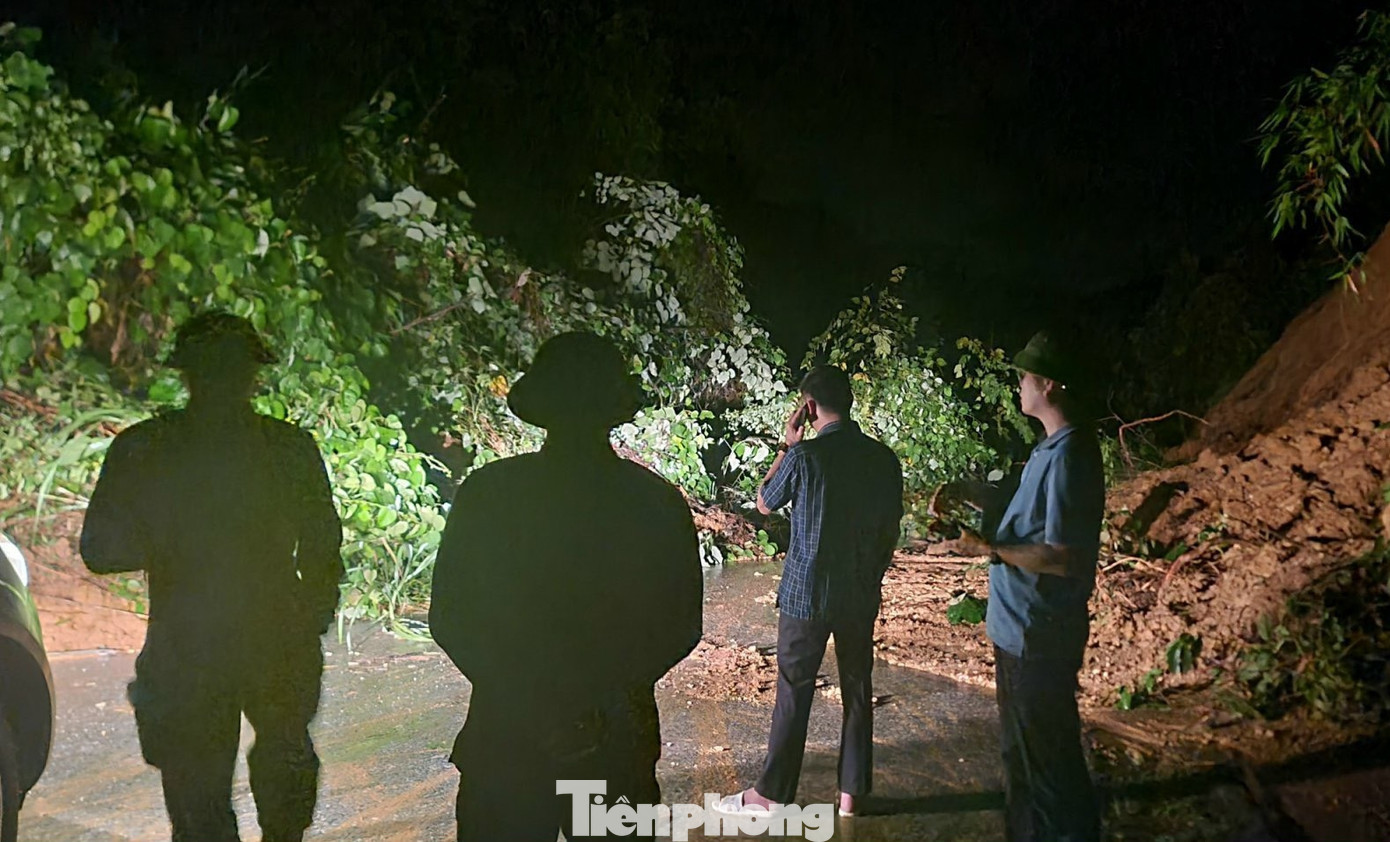 Cận cảnh khu vực sạt lở khiến 2 người thiệt mạng ở Yên Bái ảnh 1 Cận cảnh khu vực sạt lở khiến 2 người thiệt mạng ở Yên Bái ảnh 1