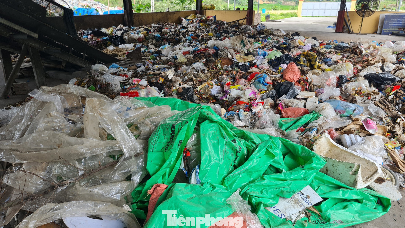 Lò đốt rác thải rắn tại xã Đông Cuông, huyện Văn Yên đi vào hoạt động 1 năm phải đóng cửa vì ô nhiễm môi trường. (Ảnh tư liệu) Lò đốt rác thải rắn tại xã Đông Cuông, huyện Văn Yên đi vào hoạt động 1 năm phải đóng cửa vì ô nhiễm môi trường. (Ảnh tư liệu)