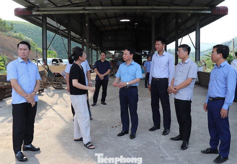 Bí thư Tỉnh ủy Yên Bái và đoàn công tác trực tiếp đến nhà máy xử lý rác. Bí thư Tỉnh ủy Yên Bái và đoàn công tác trực tiếp đến nhà máy xử lý rác.